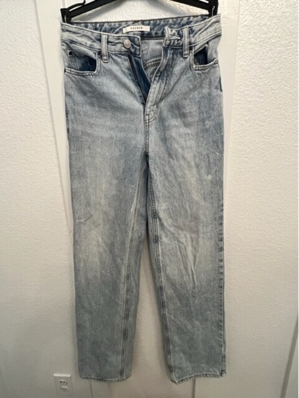 PacSun Light-Wash High-Rise Waisted Relaxed 90’s Boyfriend Style Denim. Size 23